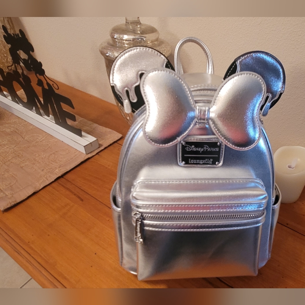 DISNEY PARKS || Loungefly - 100 Years Of Wonder Disney100 Platinum Mini Backpack